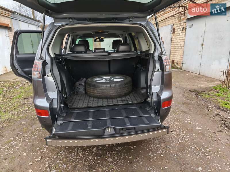 Позашляховик / Кросовер Mitsubishi Outlander 2009 в Кривому Розі