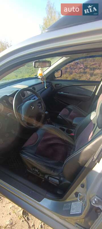 Внедорожник / Кроссовер Mitsubishi Outlander 2006 в Жмеринке фото 13 Внедорожник / Кроссовер Mitsubishi Outlander 2006 в Жмеринке