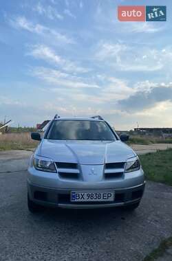 Внедорожник / Кроссовер Mitsubishi Outlander 2003 в 