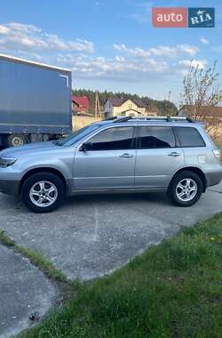 Внедорожник / Кроссовер Mitsubishi Outlander 2003 в 