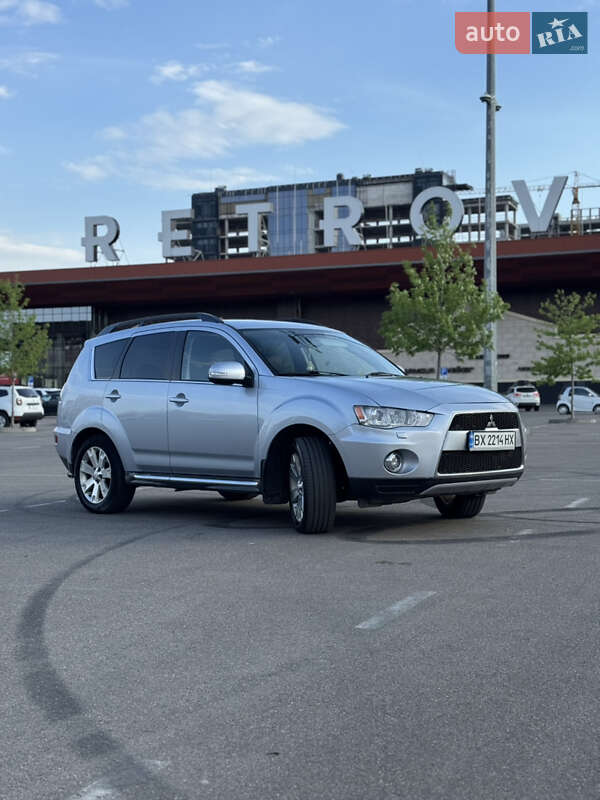 Mitsubishi Outlander 2012