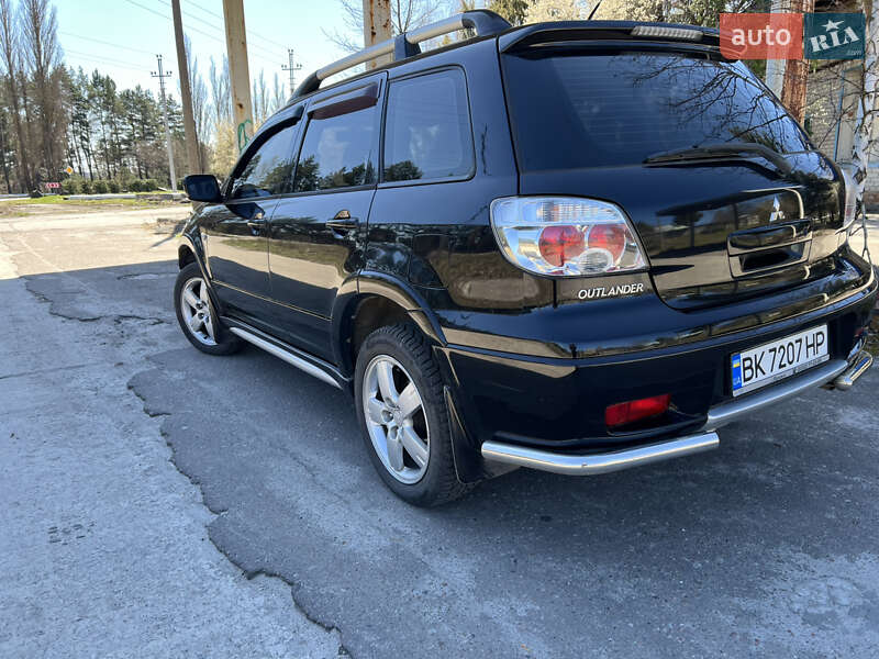 Внедорожник / Кроссовер Mitsubishi Outlander 2008 в Вараше