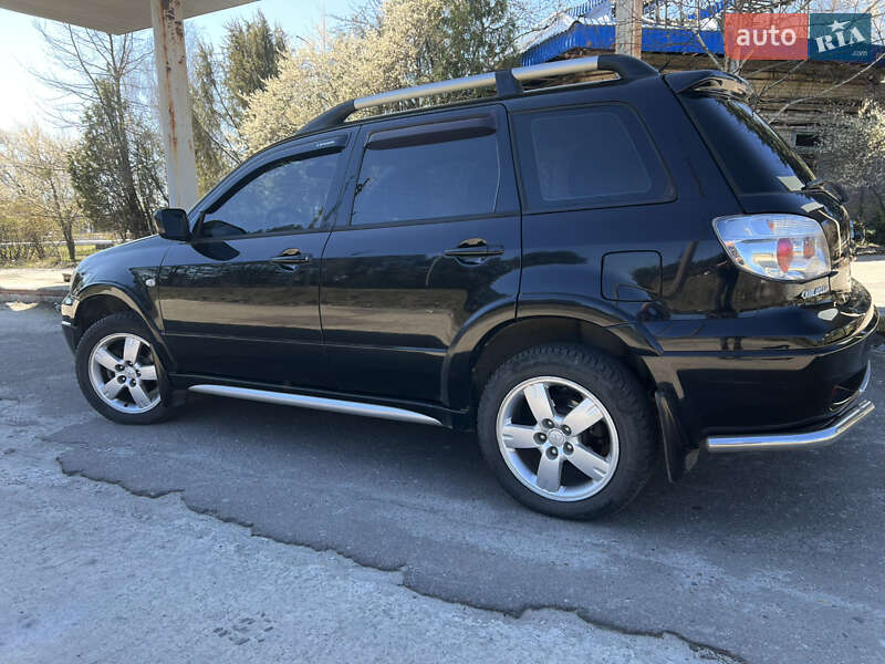 Внедорожник / Кроссовер Mitsubishi Outlander 2008 в Вараше