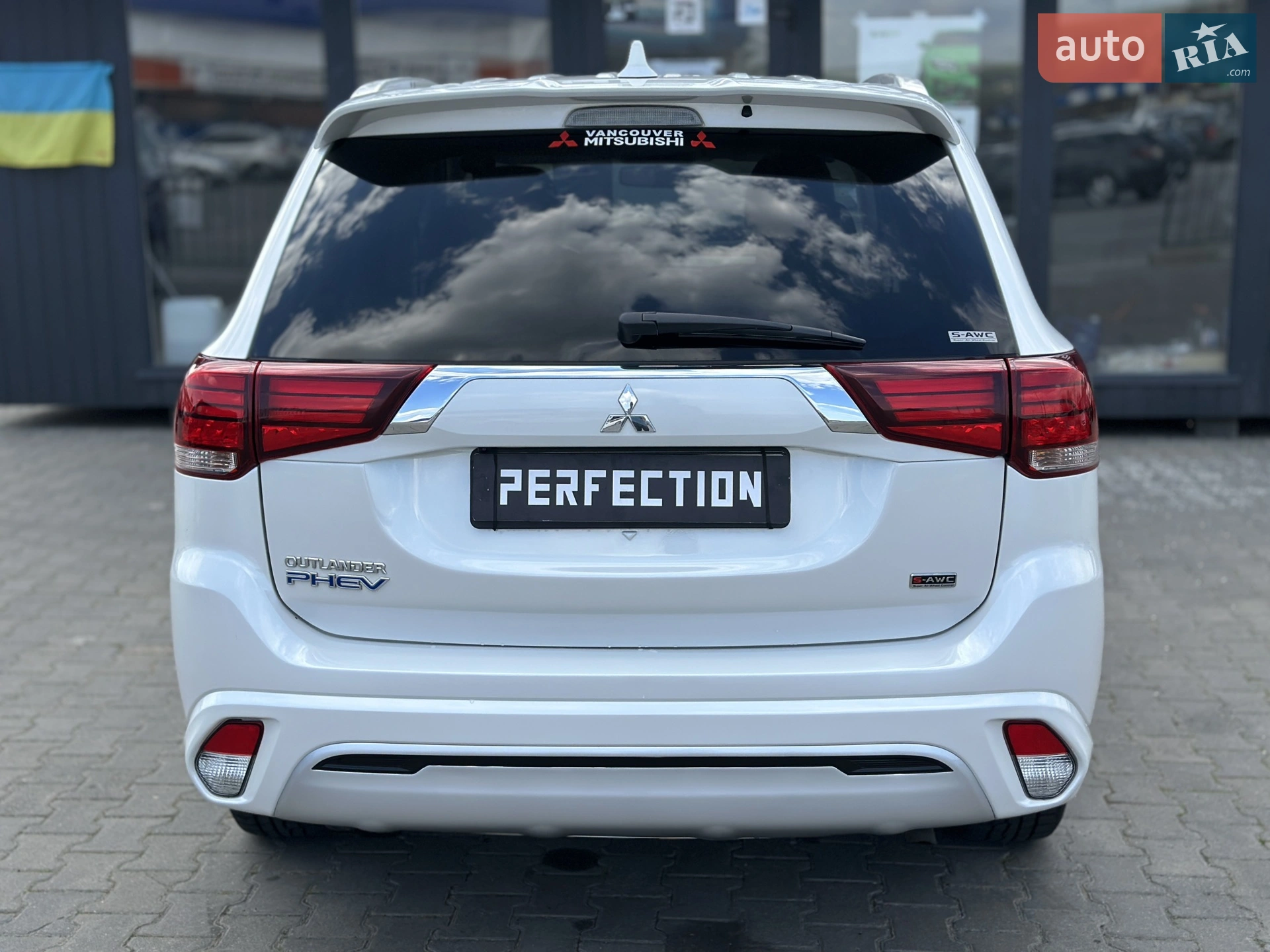 2021 Mitsubishi Outlander - мініатюра 16