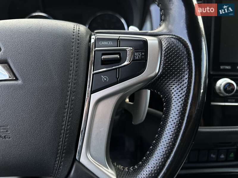 Позашляховик / Кросовер Mitsubishi Outlander 2021 в Чернівцях