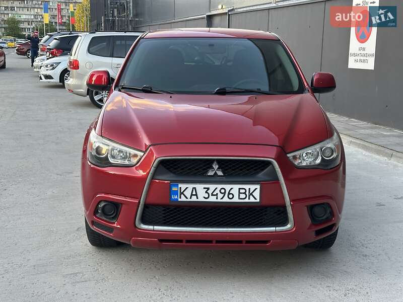 Позашляховик / Кросовер Mitsubishi Outlander 2010 в Києві