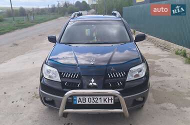 Внедорожник / Кроссовер Mitsubishi Outlander 2005 в Могилев-Подольске