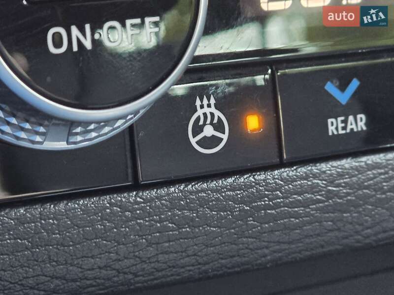 Позашляховик / Кросовер Mitsubishi Outlander 2023 в Кривому Розі