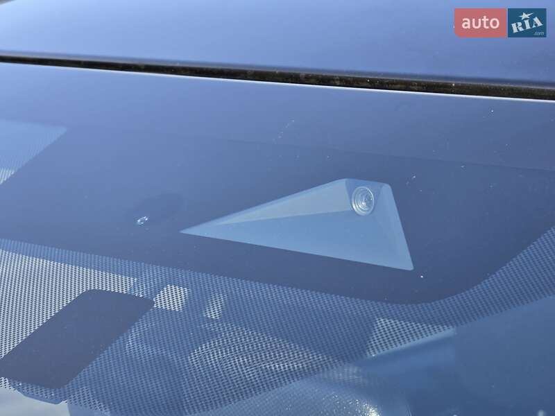 Позашляховик / Кросовер Mitsubishi Outlander 2023 в Кривому Розі