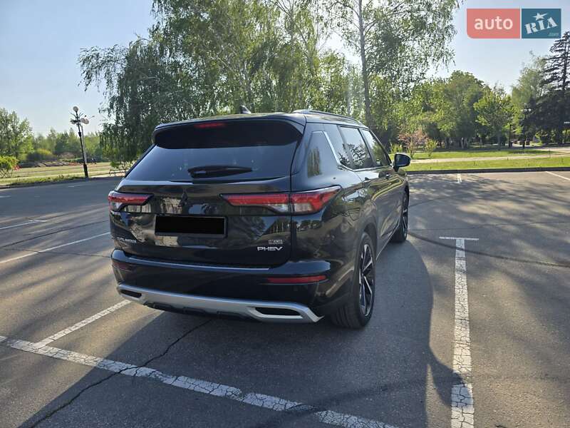 Позашляховик / Кросовер Mitsubishi Outlander 2023 в Кривому Розі