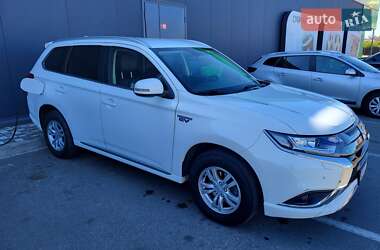 Внедорожник / Кроссовер Mitsubishi Outlander 2019 в 