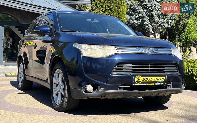 Позашляховик / Кросовер Mitsubishi Outlander 2013 в Львові