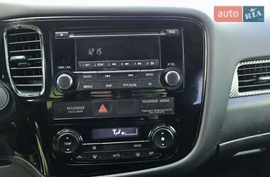 Позашляховик / Кросовер Mitsubishi Outlander 2015 в 
