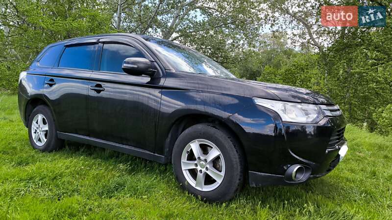 Mitsubishi Outlander 2015