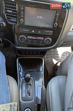 Позашляховик / Кросовер Mitsubishi Outlander 2018 в Чернігові