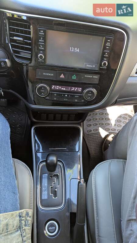 Позашляховик / Кросовер Mitsubishi Outlander 2018 в Чернігові