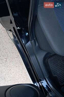 Внедорожник / Кроссовер Mitsubishi Outlander 2007 в 