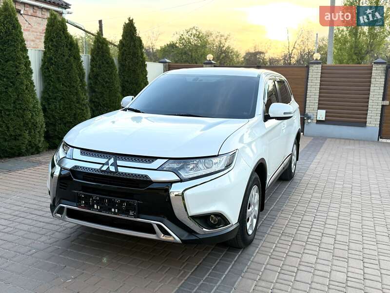 Позашляховик / Кросовер Mitsubishi Outlander 2021 в Кропивницькому