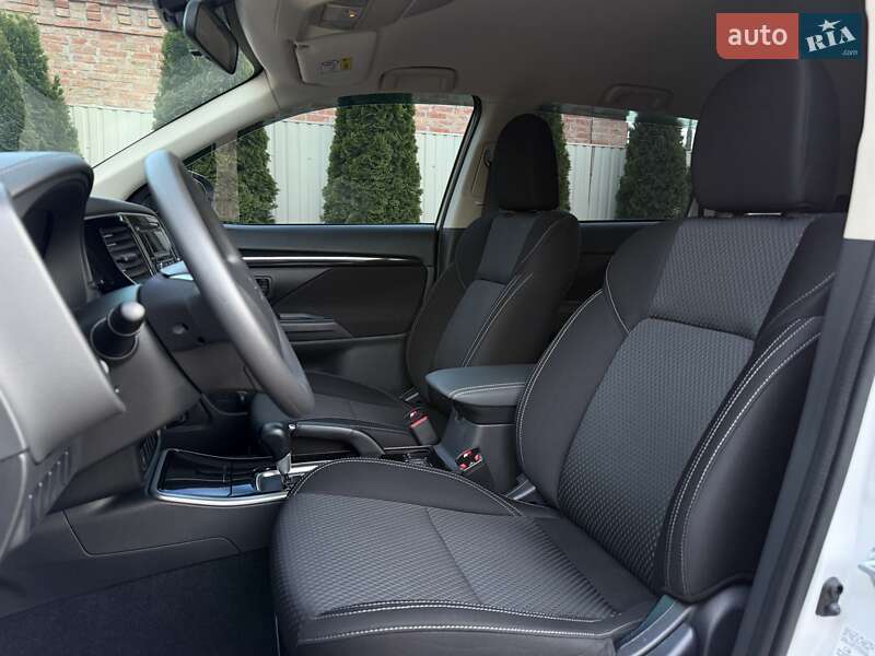 Позашляховик / Кросовер Mitsubishi Outlander 2021 в Кропивницькому