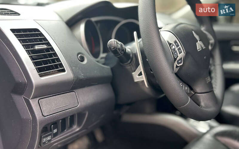 Внедорожник / Кроссовер Mitsubishi Outlander 2008 в Черновцах