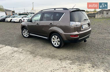 Внедорожник / Кроссовер Mitsubishi Outlander 2011 в 