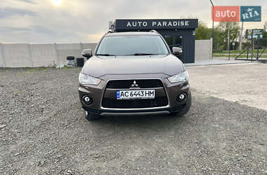 Внедорожник / Кроссовер Mitsubishi Outlander 2011 в 