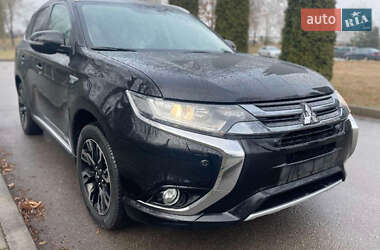 Внедорожник / Кроссовер Mitsubishi Outlander 2018 в 