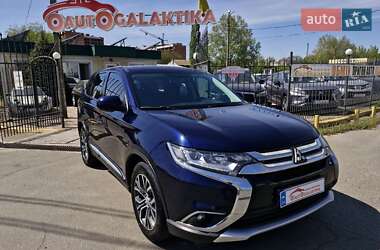 Позашляховик / Кросовер Mitsubishi Outlander 2017 в Миколаєві