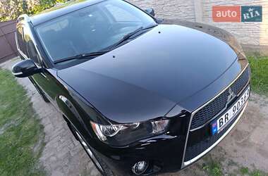 Позашляховик / Кросовер Mitsubishi Outlander 2010 в 