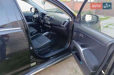 Позашляховик / Кросовер Mitsubishi Outlander 2010 в 