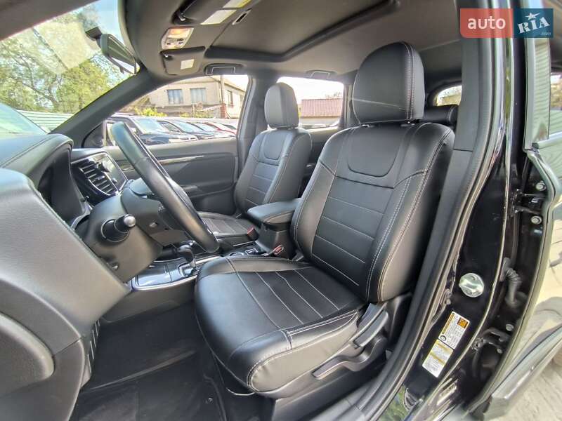 Позашляховик / Кросовер Mitsubishi Outlander 2018 в Києві