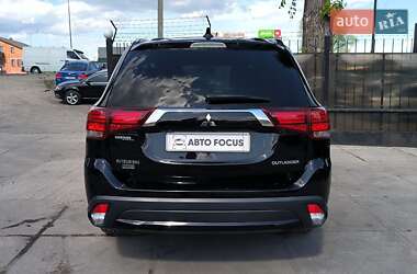 Внедорожник / Кроссовер Mitsubishi Outlander 2018 в 