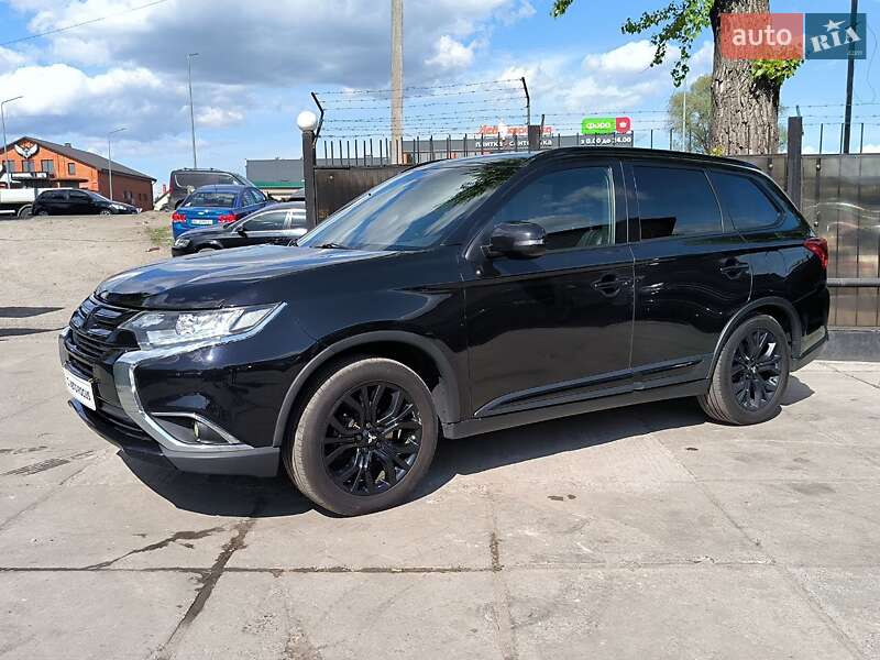 Позашляховик / Кросовер Mitsubishi Outlander 2018 в Києві