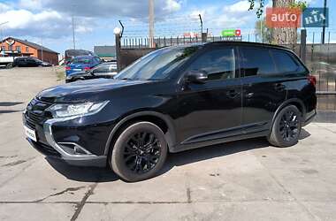 Внедорожник / Кроссовер Mitsubishi Outlander 2018 в 