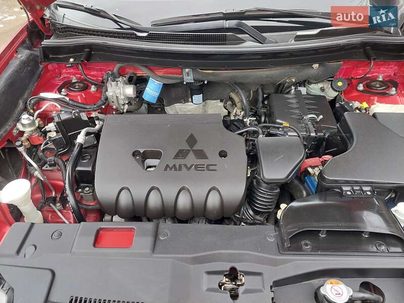 Позашляховик / Кросовер Mitsubishi Outlander 2019 в Миколаєві