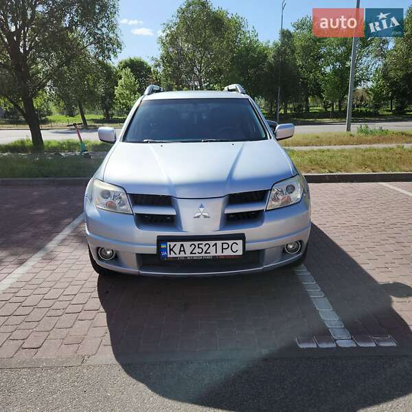 Внедорожник / Кроссовер Mitsubishi Outlander 2008 в 