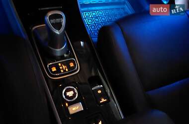 Внедорожник / Кроссовер Mitsubishi Outlander 2017 в 