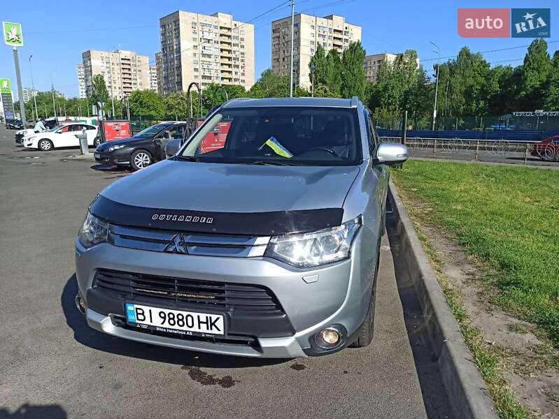 Позашляховик / Кросовер Mitsubishi Outlander 2014 в Києві фото 5 Позашляховик / Кросовер Mitsubishi Outlander 2014 в Києві