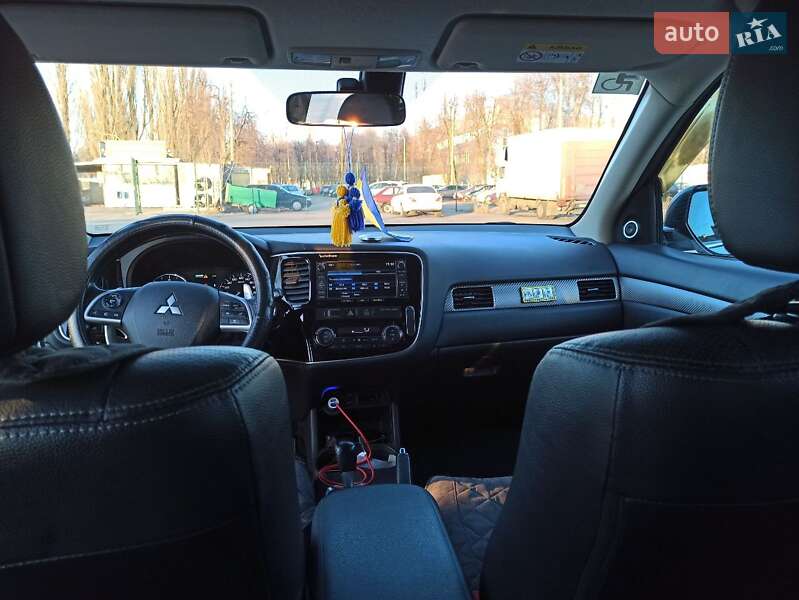 Позашляховик / Кросовер Mitsubishi Outlander 2014 в Києві фото 7 Позашляховик / Кросовер Mitsubishi Outlander 2014 в Києві