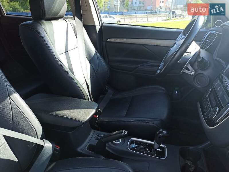 Позашляховик / Кросовер Mitsubishi Outlander 2014 в Києві фото 12 Позашляховик / Кросовер Mitsubishi Outlander 2014 в Києві
