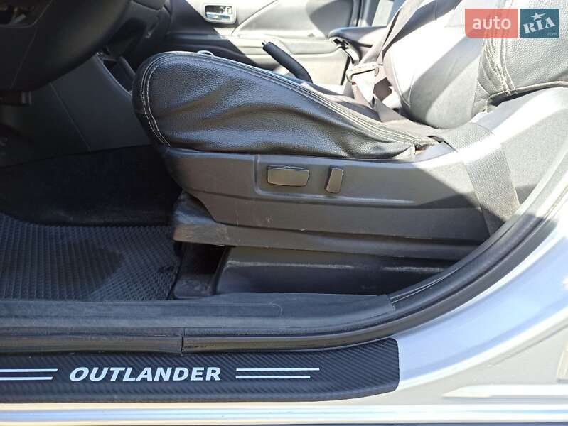 Позашляховик / Кросовер Mitsubishi Outlander 2014 в Києві фото 16 Позашляховик / Кросовер Mitsubishi Outlander 2014 в Києві