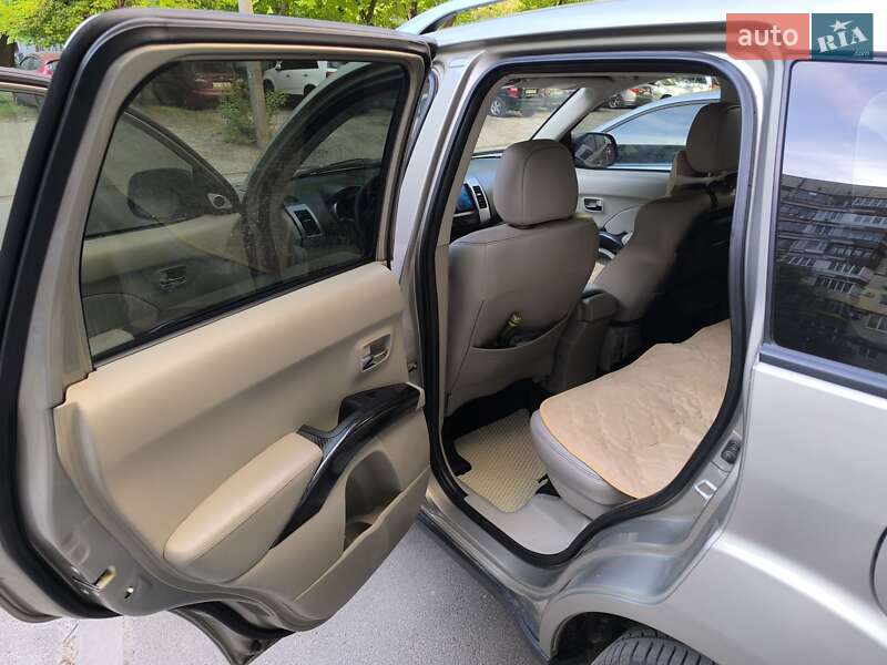 Внедорожник / Кроссовер Mitsubishi Outlander 2007 в Харькове