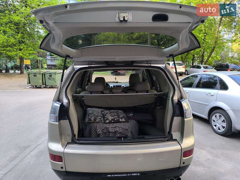 Внедорожник / Кроссовер Mitsubishi Outlander 2007 в Харькове