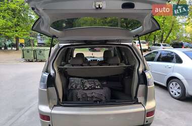 Внедорожник / Кроссовер Mitsubishi Outlander 2007 в 