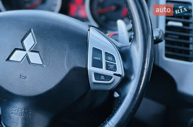 Внедорожник / Кроссовер Mitsubishi Outlander 2007 в 