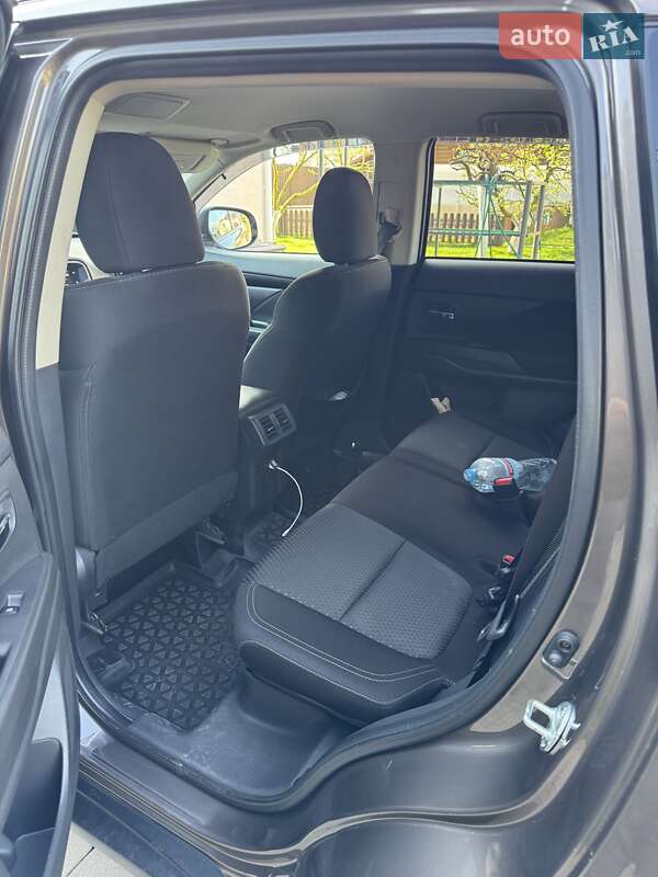 Внедорожник / Кроссовер Mitsubishi Outlander 2019 в Луцке