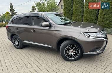 Внедорожник / Кроссовер Mitsubishi Outlander 2019 в 