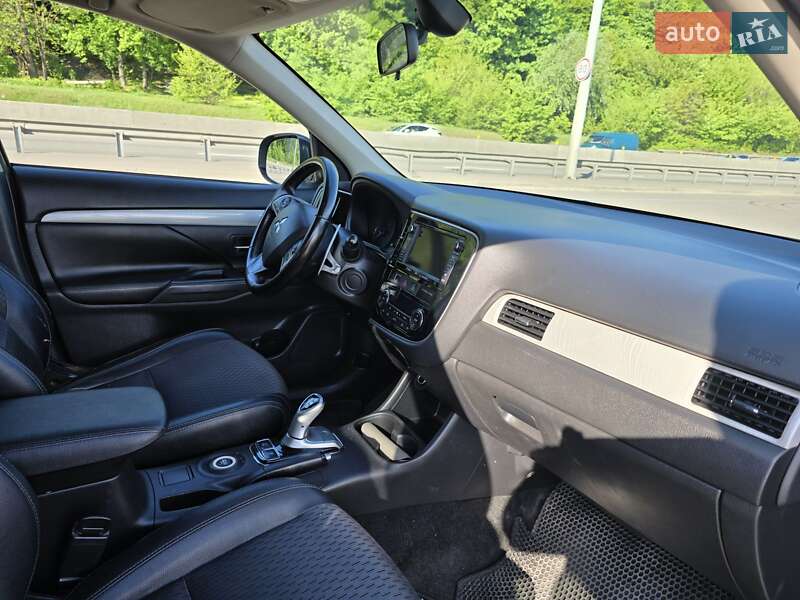 Позашляховик / Кросовер Mitsubishi Outlander 2014 в Києві фото 9 Позашляховик / Кросовер Mitsubishi Outlander 2014 в Києві