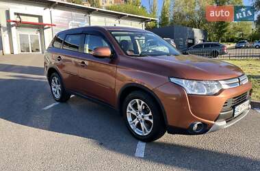 Внедорожник / Кроссовер Mitsubishi Outlander 2014 в Днепре