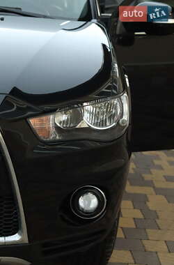 Позашляховик / Кросовер Mitsubishi Outlander 2010 в 